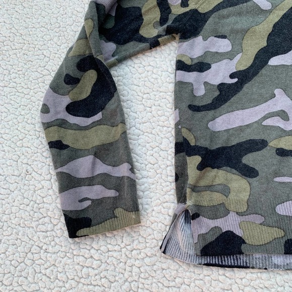Philosophy Cashmere Camo Crew Neck Long Sleeve - Picture 4 of 7
